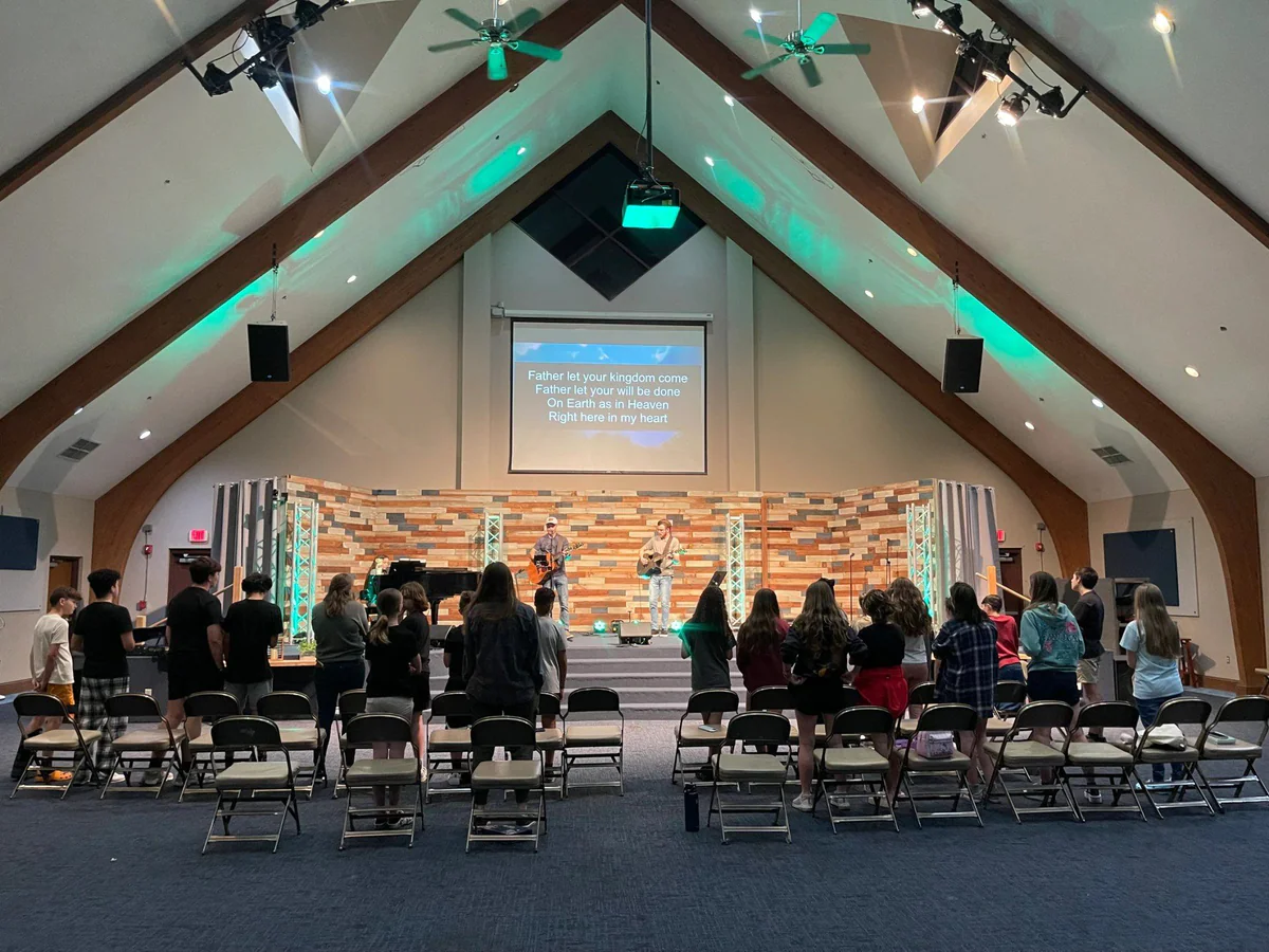 Willow Creek Church header